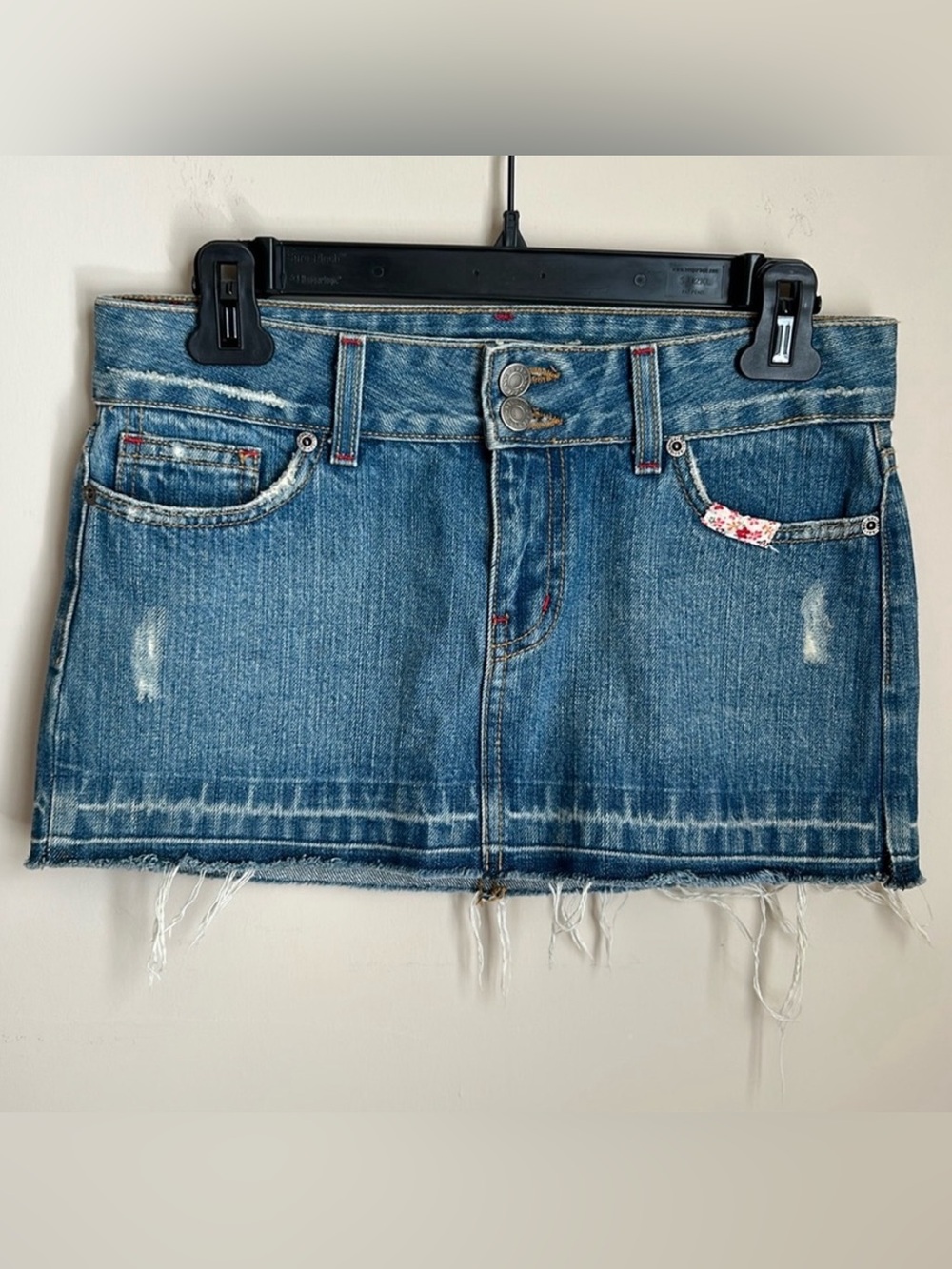 Forever 21 Blue Vintage Distresses Denim Mini Skirt with Floral Details Size 1